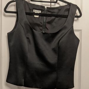 Simple lines to finish an outfit